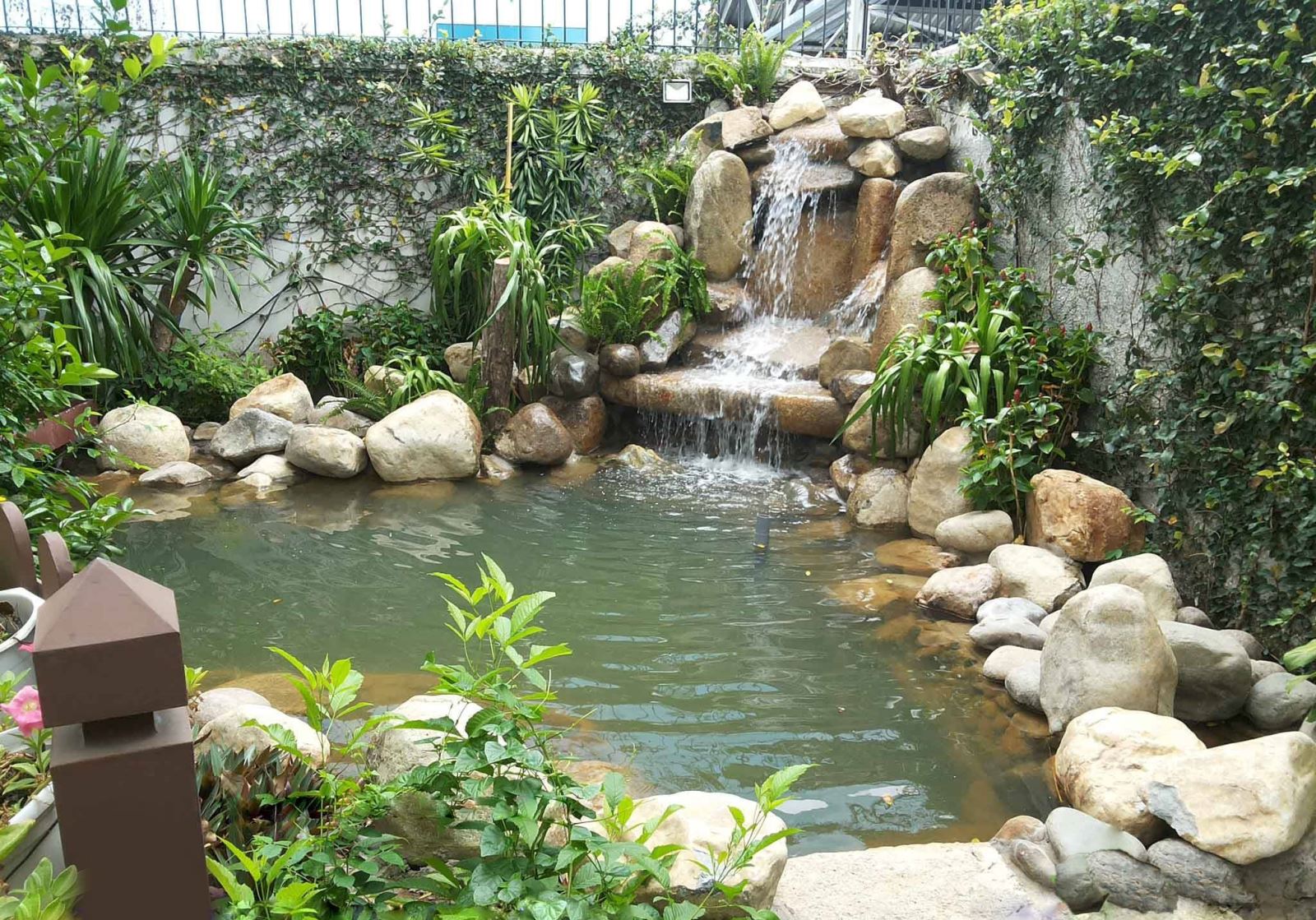 Thác suối nhà chị Oanh